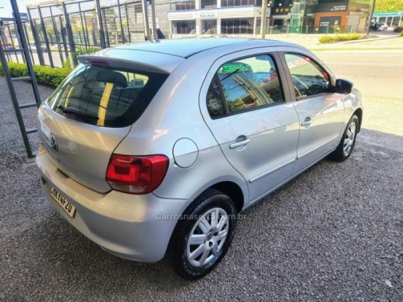 VOLKSWAGEN - GOL - 2013/2014 - Prata - R$ 37.000,00