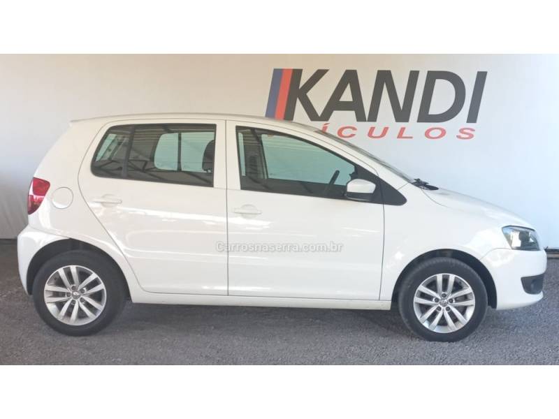 VOLKSWAGEN - FOX - 2013/2014 - Branca - R$ 38.900,00