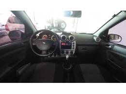 FORD - FIESTA - 2011/2012 - Branca - R$ 31.900,00