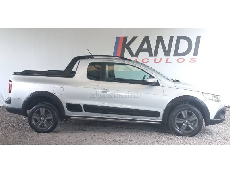 VOLKSWAGEN - SAVEIRO - 2013/2013 - Prata - R$ 51.000,00