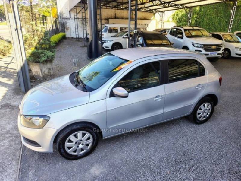 VOLKSWAGEN - GOL - 2013/2014 - Prata - R$ 37.000,00