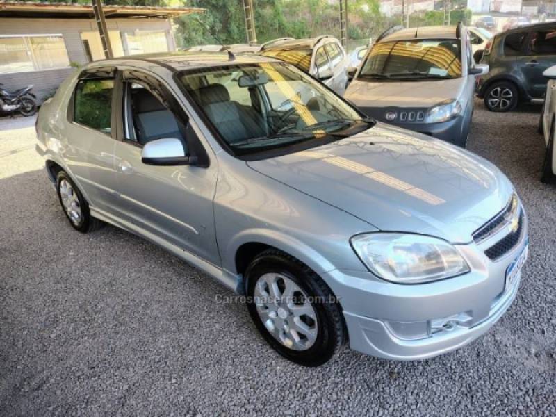 CHEVROLET - PRISMA - 2011/2012 - Prata - R$ 32.900,00