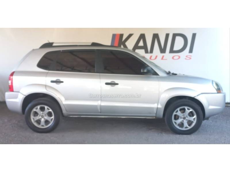 HYUNDAI - TUCSON - 2009/2010 - Prata - R$ 38.900,00