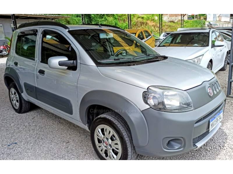 FIAT - UNO - 2013/2013 - Prata - R$ 32.900,00