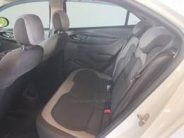 CHEVROLET - ONIX - 2014/2014 - Branca - R$ 37.900,00