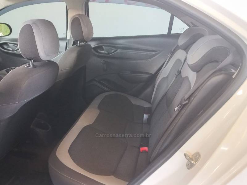 CHEVROLET - ONIX - 2014/2014 - Branca - R$ 37.900,00