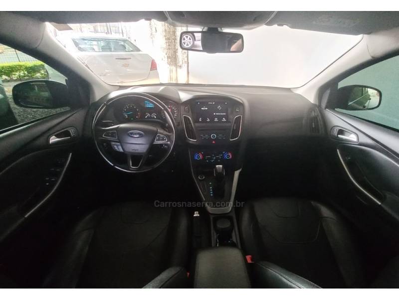 FORD - FOCUS - 2018/2019 - Preta - R$ 59.900,00