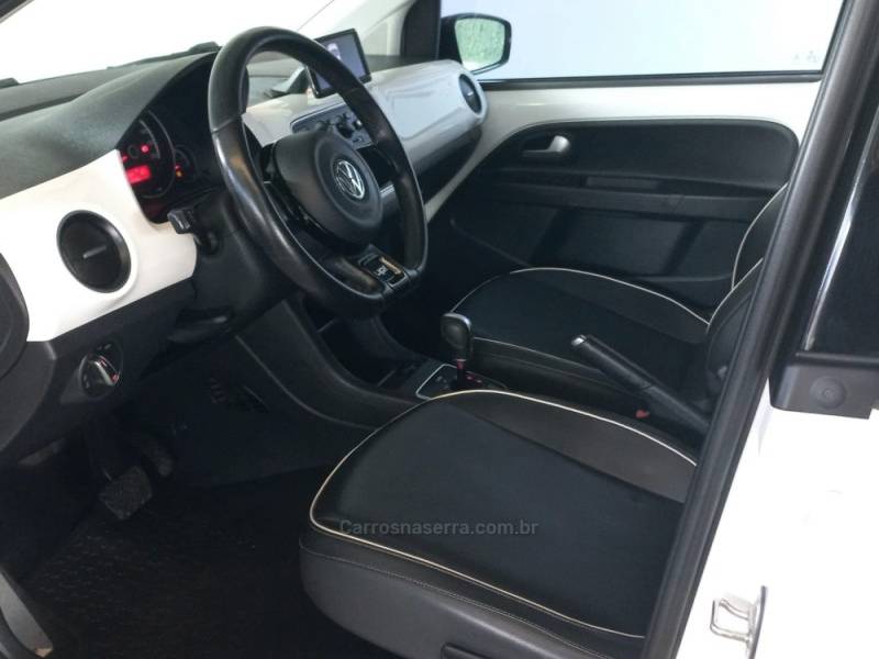 VOLKSWAGEN - UP - 2014/2015 - Branca - R$ 42.000,00