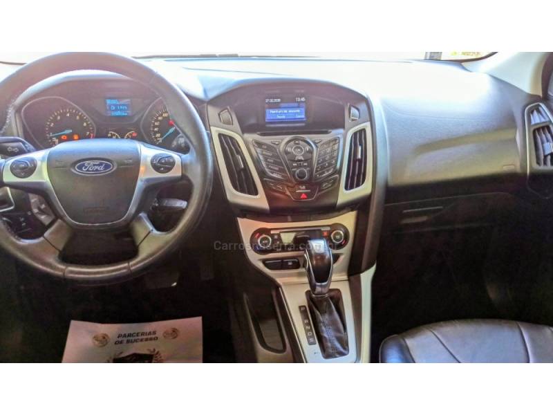 FORD - FOCUS - 2014/2015 - Prata - R$ 50.900,00