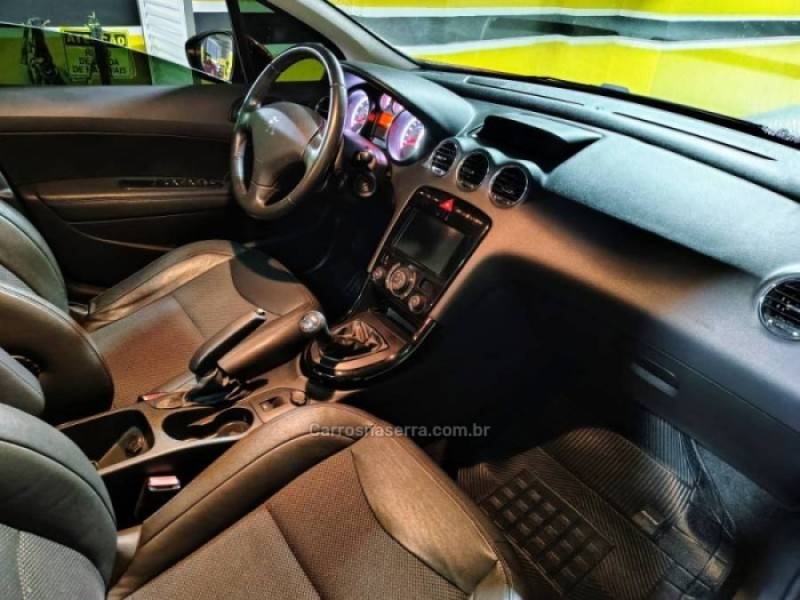 PEUGEOT - 308 - 2015/2016 - Vermelha - R$ 55.000,00