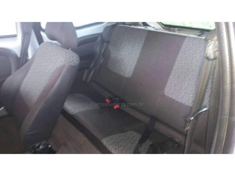 FORD - KA - 2012/2013 - Prata - R$ 25.900,00