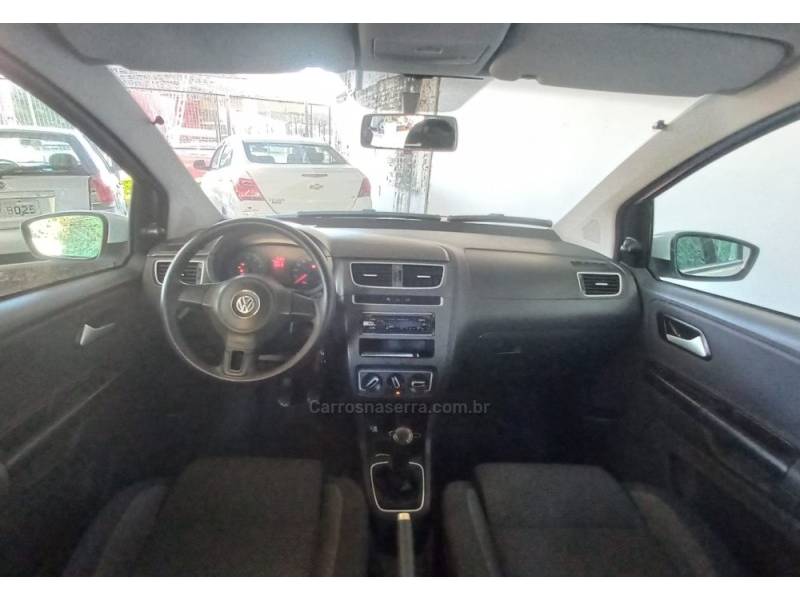 VOLKSWAGEN - FOX - 2013/2014 - Branca - R$ 38.900,00