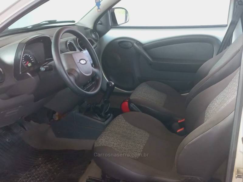 FORD - KA - 2012/2013 - Prata - R$ 25.900,00