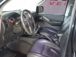 NISSAN - FRONTIER - 2015/2015 - Preta - R$ 97.900,00