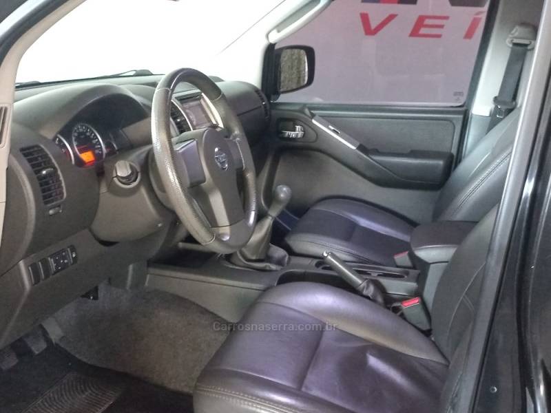 NISSAN - FRONTIER - 2015/2015 - Preta - R$ 97.900,00