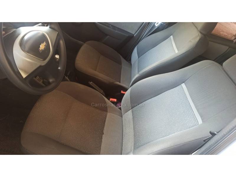 CHEVROLET - CELTA - 2011/2012 - Prata - R$ 29.500,00