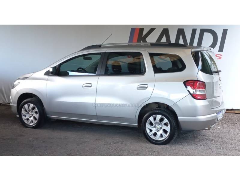 CHEVROLET - SPIN - 2015/2016 - Prata - R$ 58.500,00