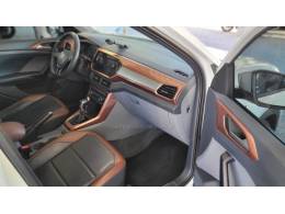 VOLKSWAGEN - T-CROSS - 2020/2020 - Branca - R$ 102.900,00