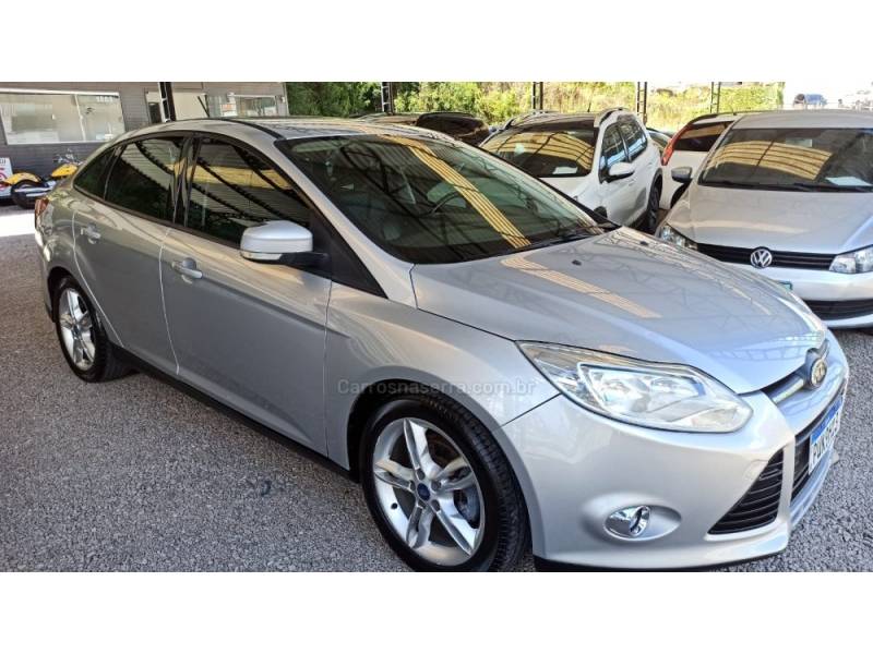 FORD - FOCUS - 2014/2015 - Prata - R$ 50.900,00