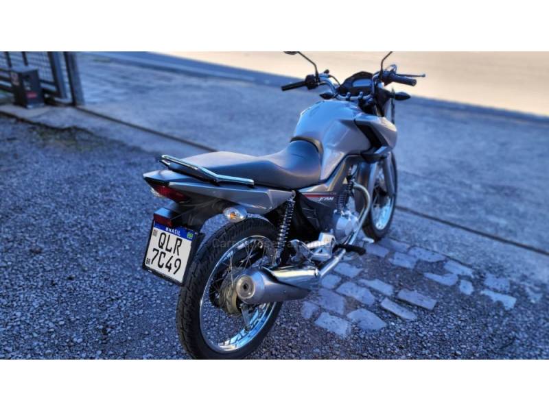 HONDA - CG 160 - 2015/2016 - Prata - R$ 12.900,00