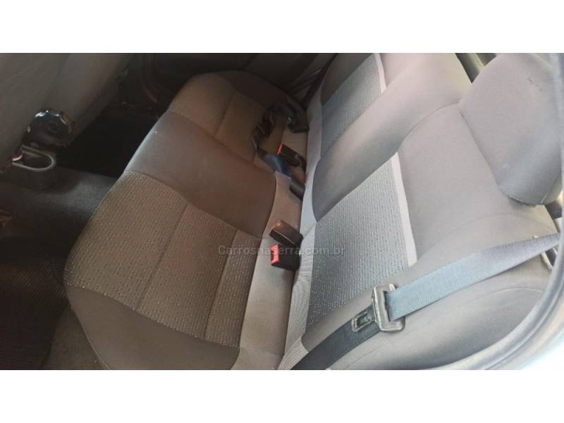 CHEVROLET - CELTA - 2011/2012 - Prata - R$ 29.500,00