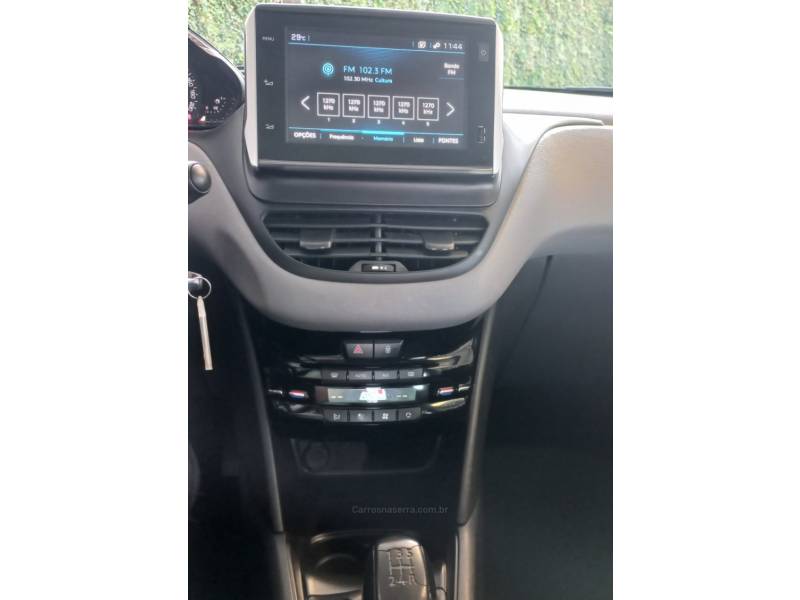 PEUGEOT - 208 - 2018/2018 - Branca - R$ 52.000,00