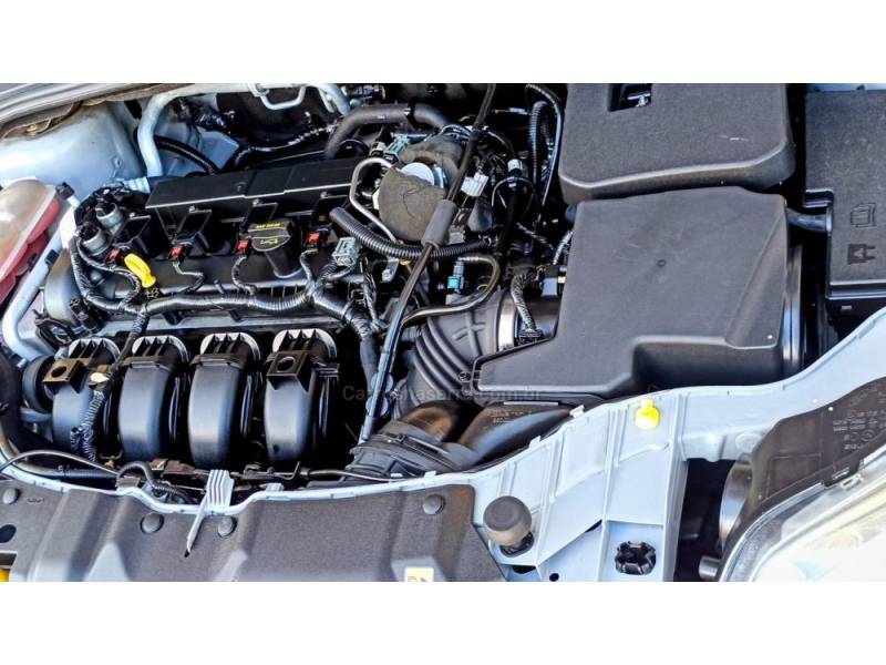 FORD - FOCUS - 2014/2015 - Prata - R$ 50.900,00
