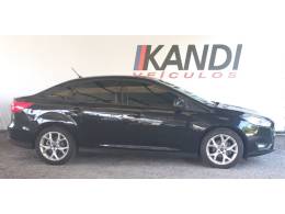 FORD - FOCUS - 2018/2019 - Preta - R$ 59.900,00