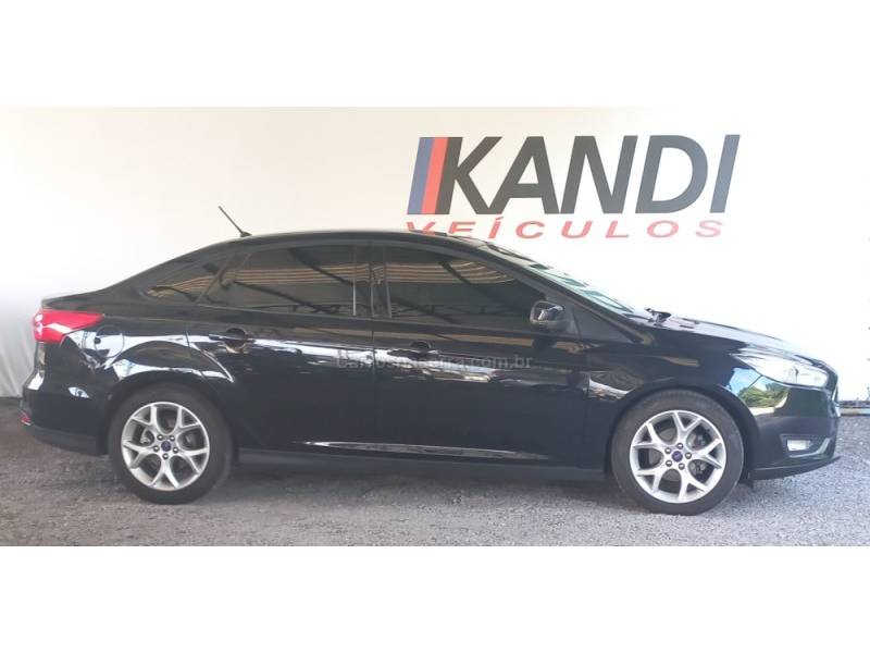 FORD - FOCUS - 2018/2019 - Preta - R$ 59.900,00