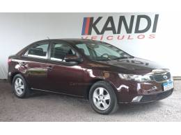 KIA MOTORS - CERATO - 2011/2012 - Vermelha - R$ 49.900,00