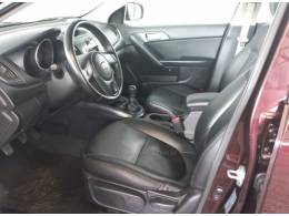 KIA MOTORS - CERATO - 2011/2012 - Vermelha - R$ 49.900,00