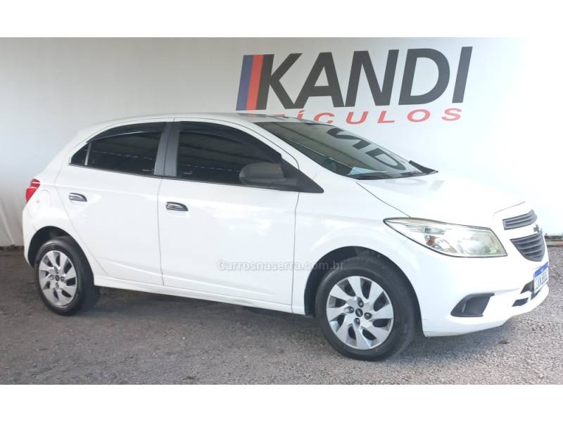 CHEVROLET - ONIX - 2014/2014 - Branca - R$ 37.900,00