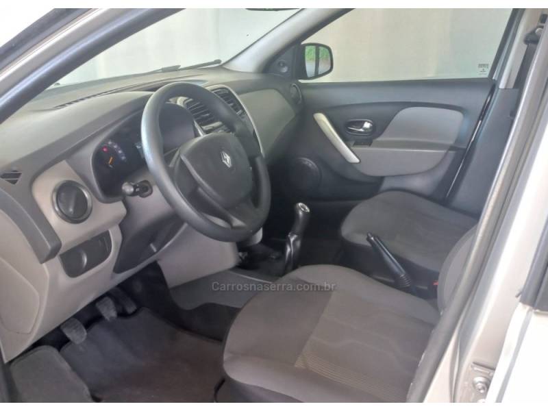 RENAULT - LOGAN - 2018/2019 - Prata - R$ 39.500,00