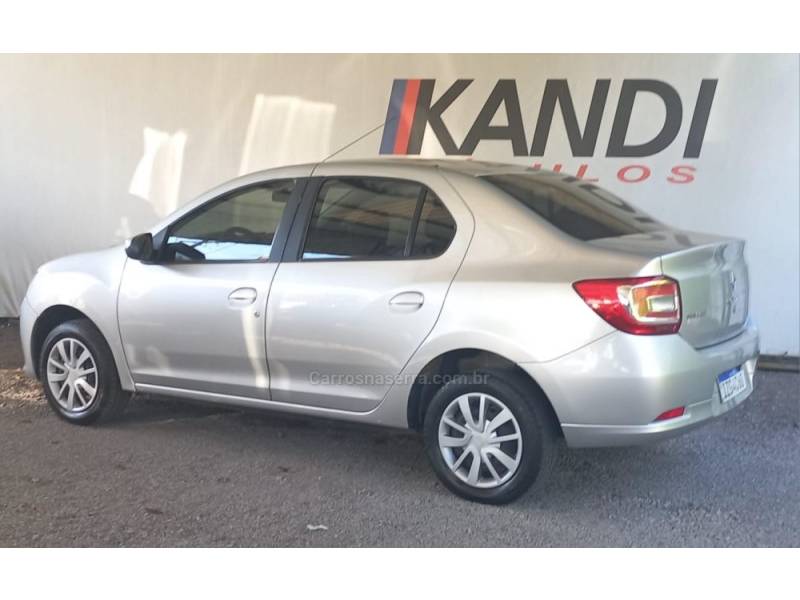 RENAULT - LOGAN - 2018/2019 - Prata - R$ 39.500,00