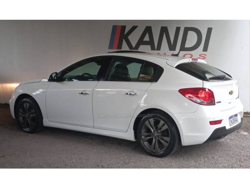 CHEVROLET - CRUZE - 2014/2015 - Branca - R$ 72.000,00