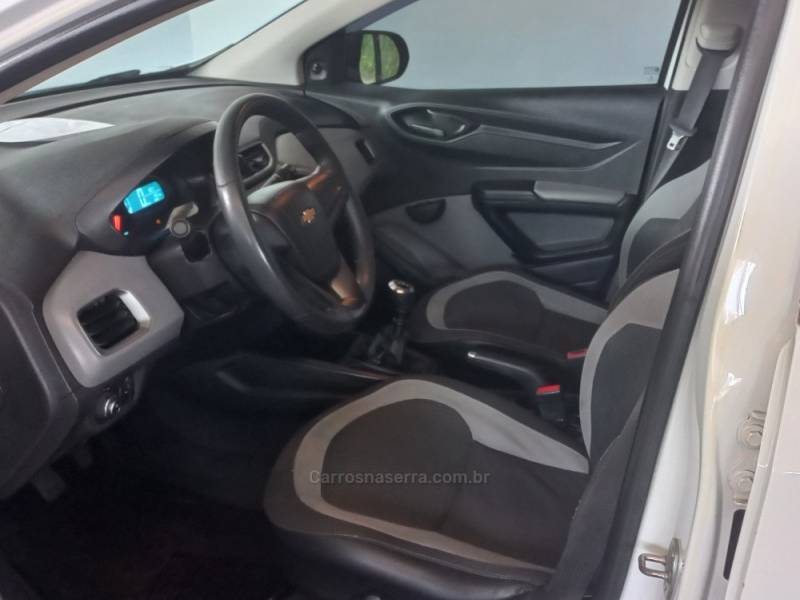 CHEVROLET - ONIX - 2014/2014 - Branca - R$ 37.900,00