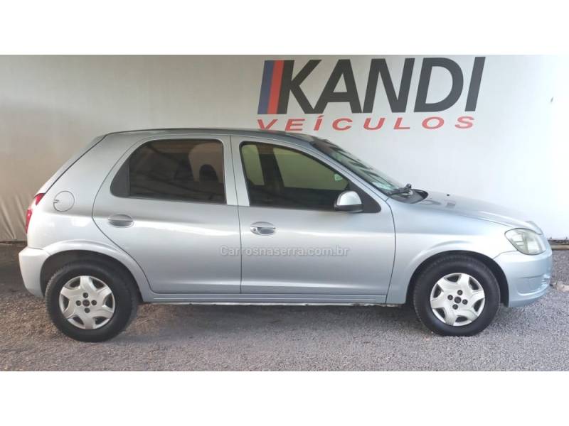 CHEVROLET - CELTA - 2011/2012 - Prata - R$ 29.500,00