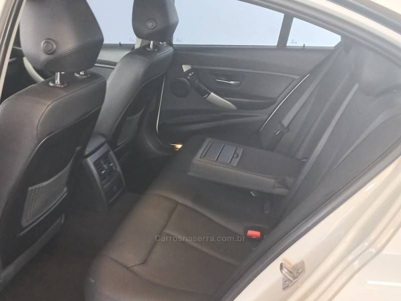 BMW - 320I - 2013/2014 - Branca - R$ 92.500,00